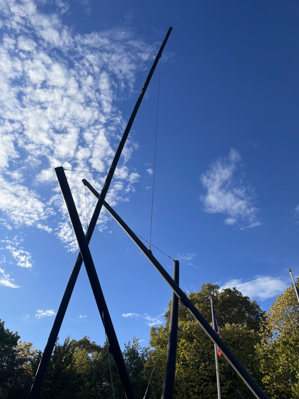 Vue de l’exposition “Henri-Georges Adam – Un Moderne Révélé” au Monument à la Gloire de la Résistance, Toulouse.