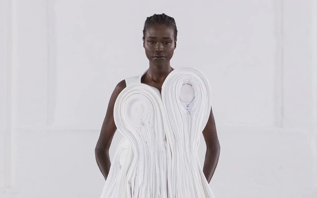 site_mossi-ss25-look-32-mossi-photo-collective-parade-1024x640