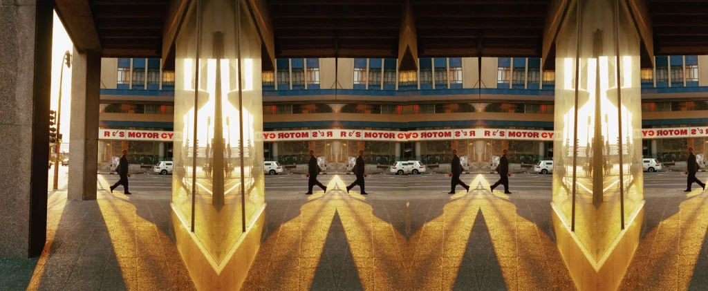 Voyage et couleurs - découvrez l’exposition EXTREME HOTEL de Raymond Depardon à Montpellier