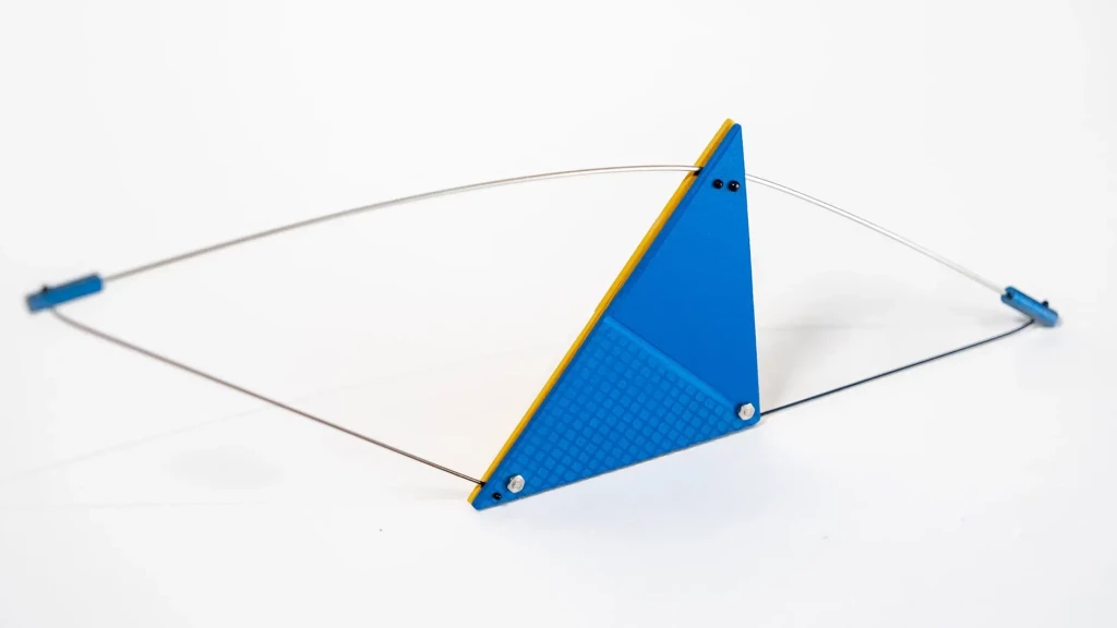 BROCHE-ARC-1986_TITANE-STRATIFIE-NYLON