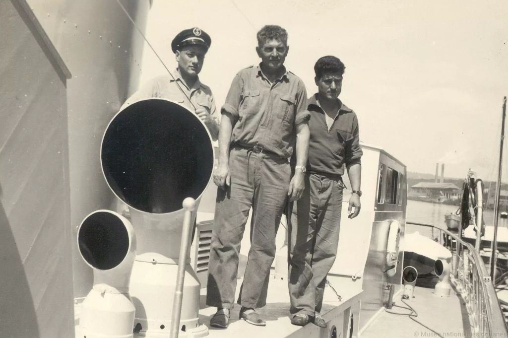 MND_Equipage-du-patrouilleur-DF2-Maurice-Petsche_©Francis-Roche