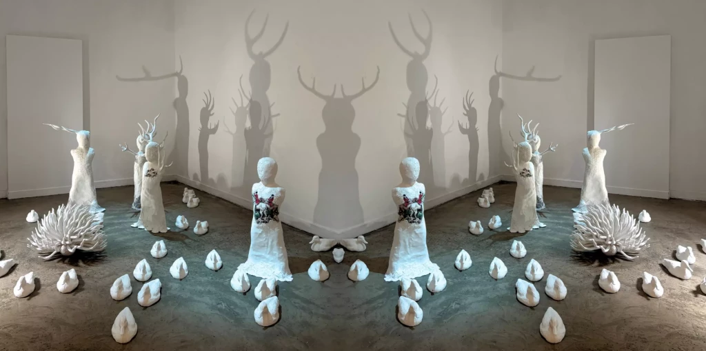 Vue de l'exposition Bestias de Gwenola Saillard Calvez au Rayon vert à Nantes