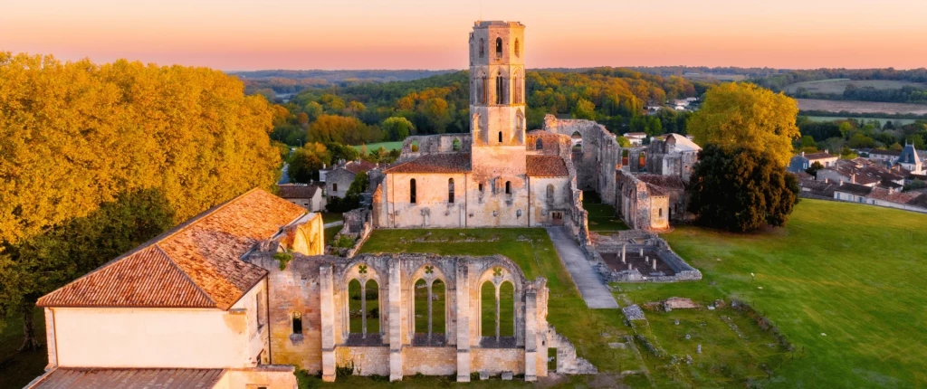 c8640d43b2a5-bandeau-accueil-abbaye-c-L.-Lagarde.webp