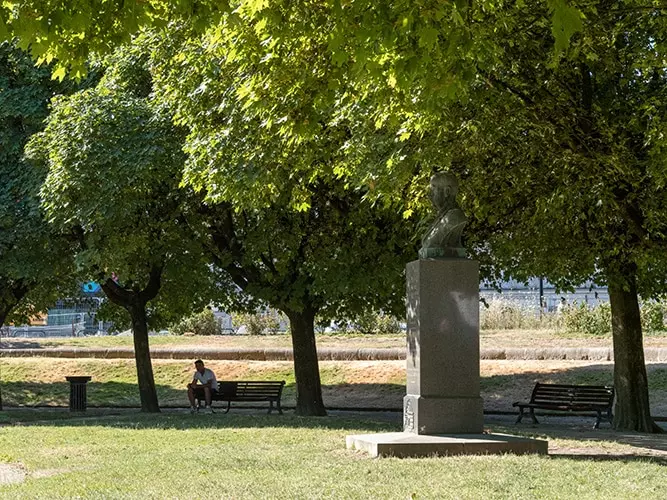 site-Dominique-Petitgand-Leau-est-la-Installation-sonore-pour-24-haut-parleurs-Square-Daviais-Le-Voyage-a-Nantes-2026-©-Martin-Argyroglo-_-LVAN-3