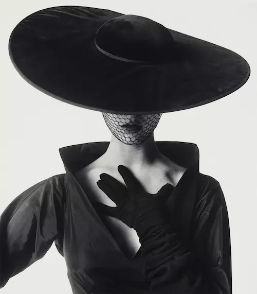 fashion-photograph-jean-patchett-scaled-tt-width-800-height-913-bgcolor-ffffff-lazyload-1
