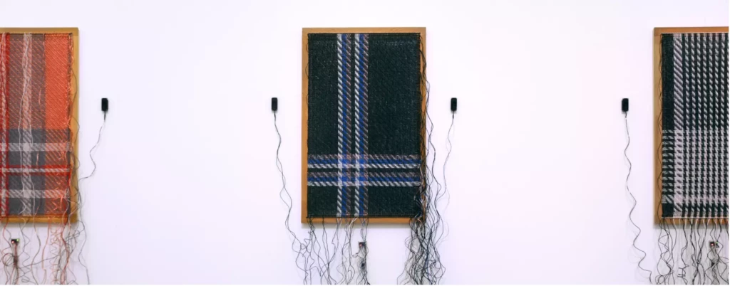 Loops of the loom - cécile babiole