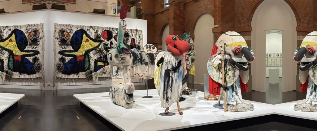 Vue de l'exposition « Joan Miró. Protestation » aux Abattoirs de Toulouse